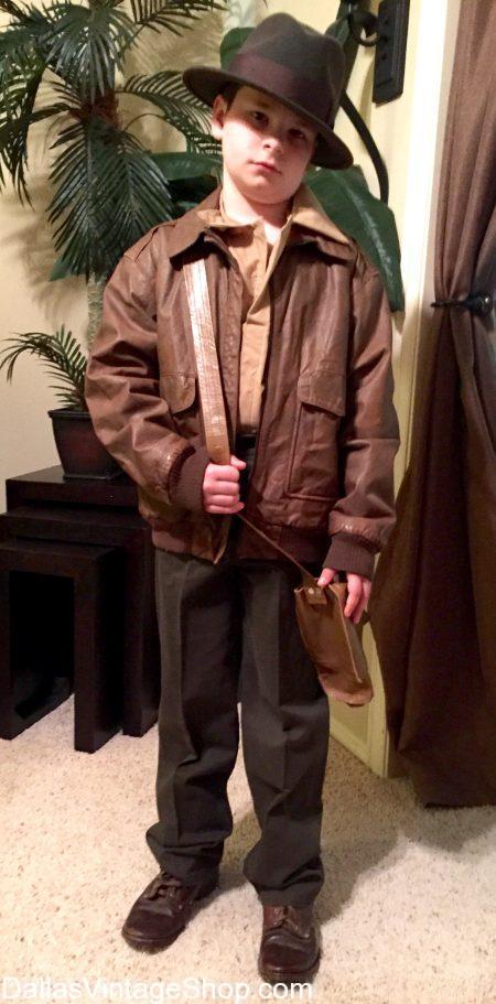 Headquarters for Boys Costumes Dallas, Movie Characters, Superheroes, Historical, Theatrical, Halloween and Theme Party Kids Costumes and Accessories are here and we are open all year round.