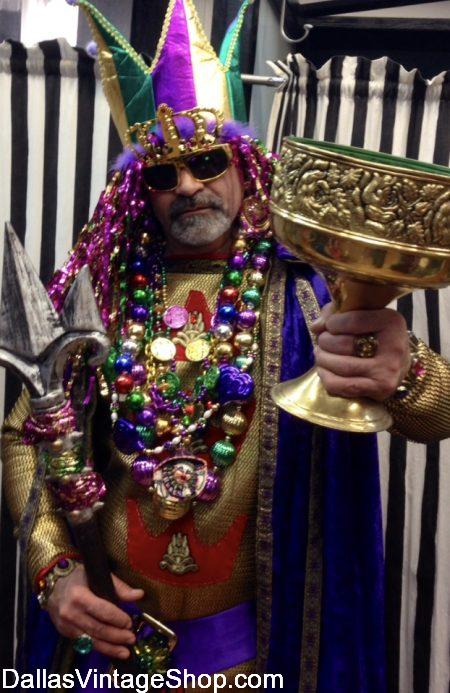 Mardi Gras Theme Costumes: A Favorite Mardi Gras slogan is "Let the good times roll," which is translated literally into French as "Laissez les bons temps rouler."